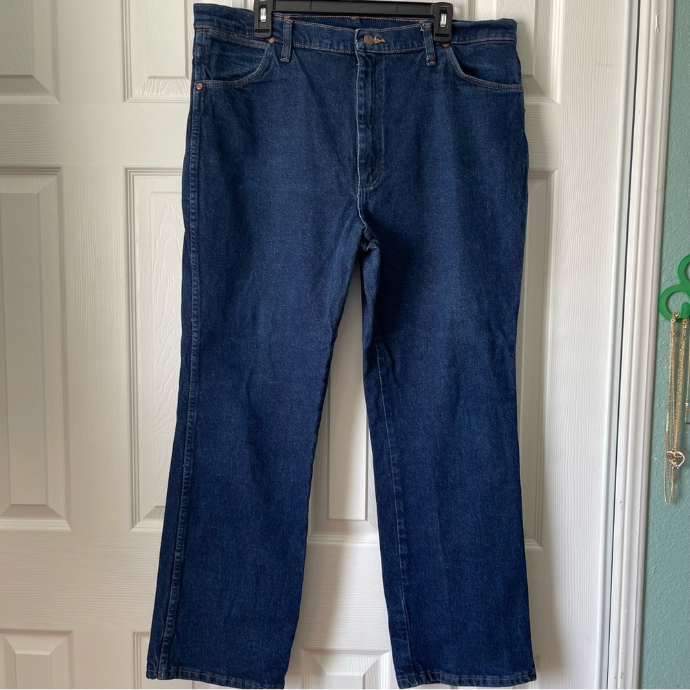 Wrangler men’s  Dark Wash Jeans Size 40x30.